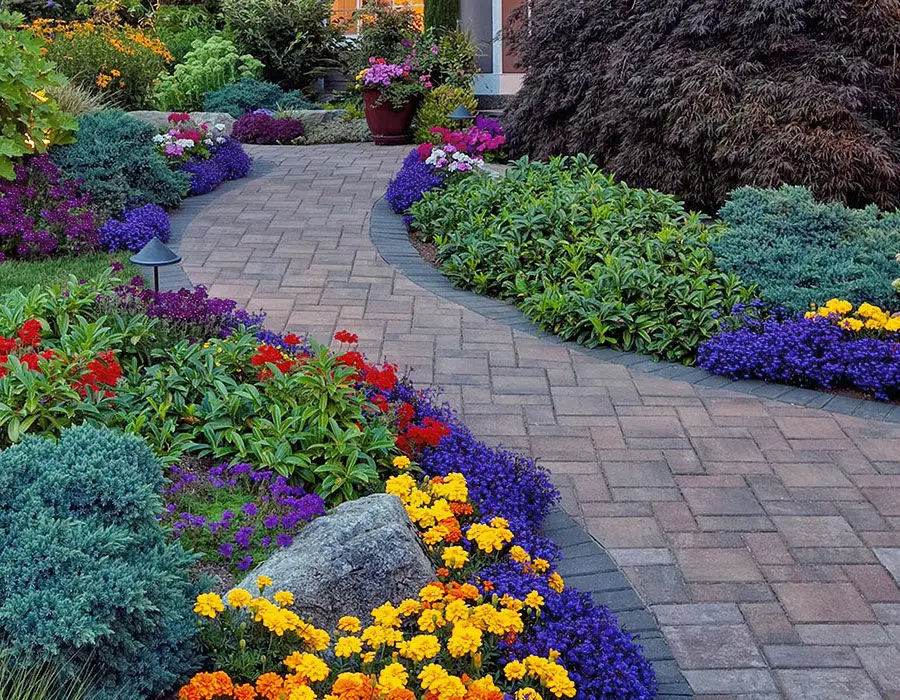 paving stone front walkway